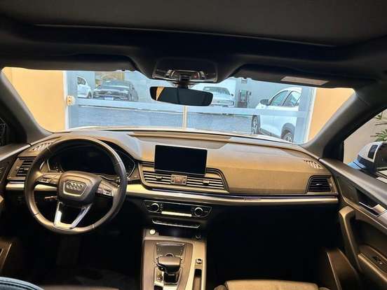 AUDI-Q5-2020