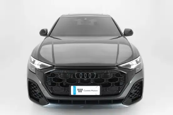AUDI-Q8-2024