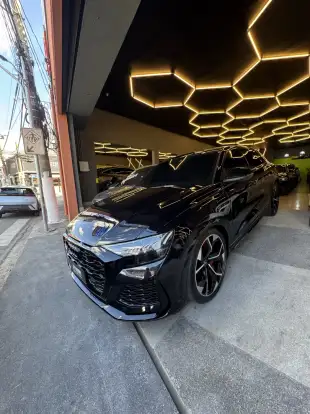 AUDI-RS Q8-2021