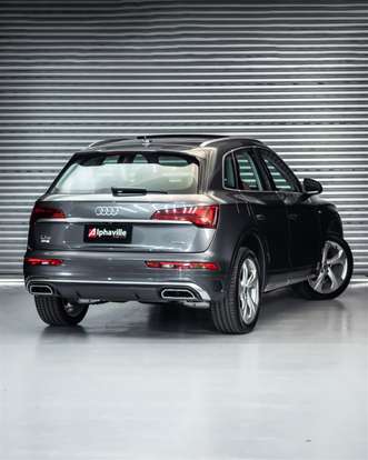 AUDI-Q5-2021
