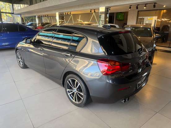 BMW-120i-2019
