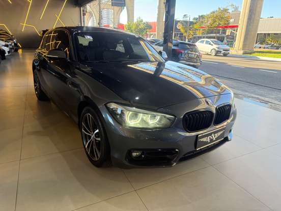 BMW-120i-2019