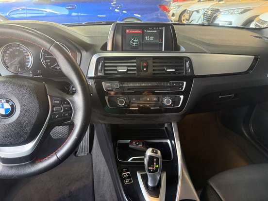 BMW-120i-2019