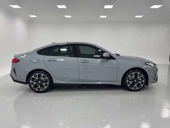 BMW-220i-2025