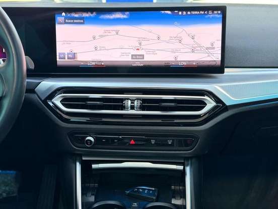 BMW-320i-2024