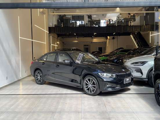 BMW-320i-2019