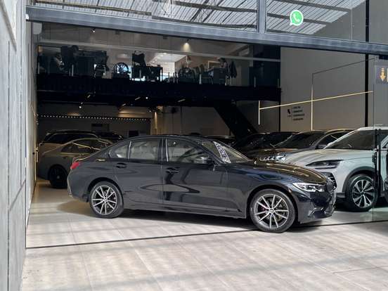 BMW-320i-2.0 16V TURBO GASOLINA SPORT AUTOMÁTICO BMW-320i-2019