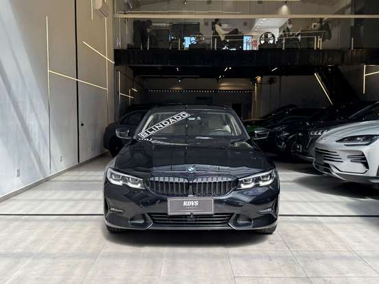 BMW-320i-2019