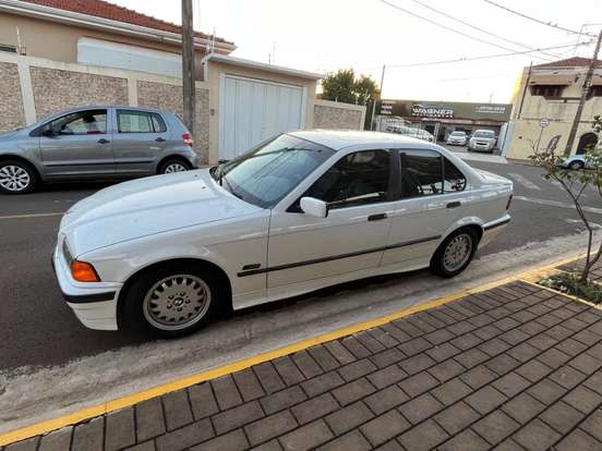 BMW-325i-2.5 SEDAN 24V GASOLINA 4P AUTOMÁTICO BMW-325i-1995