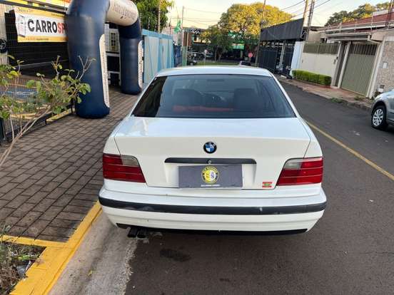 BMW-325i-1995