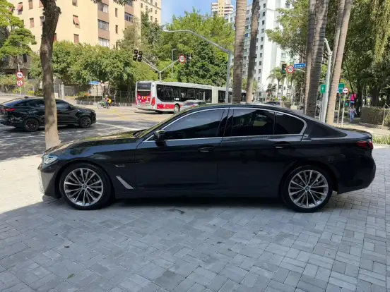 BMW-530e-2.0 16V TWINPOWER HÍBRIDO LUXURY AUTOMÁTICO BMW-530e-2022
