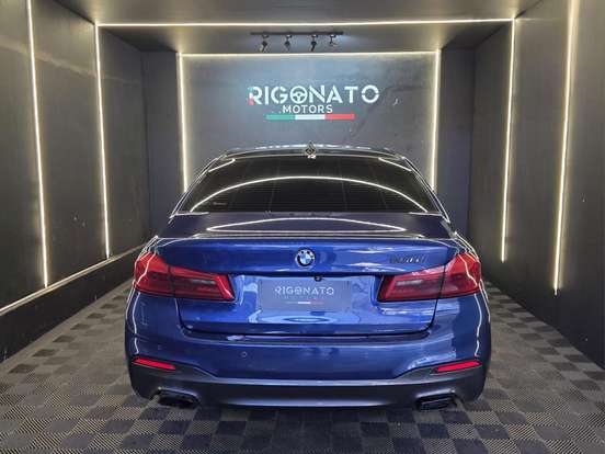 BMW-530i-2.0 16V TURBO GASOLINA M SPORT AUTOMÁTICO BMW-530i-2017