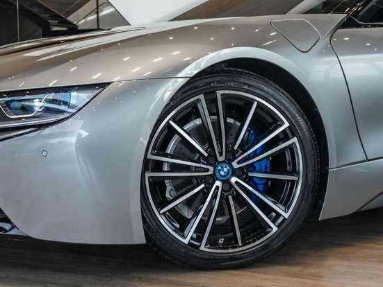 BMW-i8-2020
