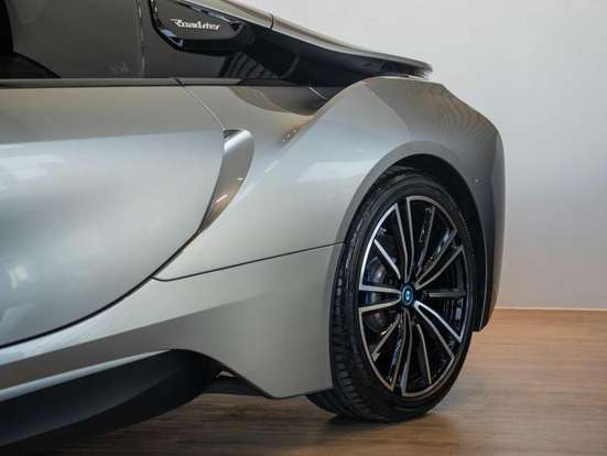 BMW-i8-2020
