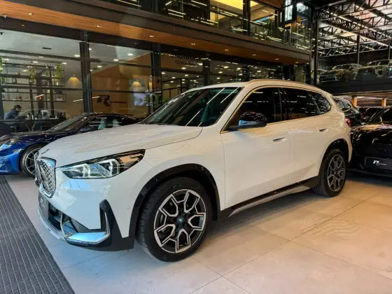 BMW iX1 ELÉTRICO eDRIVE20 X LINE BMW iX1 ELÉTRICO eDRIVE20 X LINE