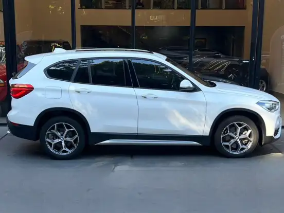BMW-X1-2.0 16V TURBO ACTIVEFLEX SDRIVE20I X-LINE 4P AUTOMÁTICO BMW-X1-2019