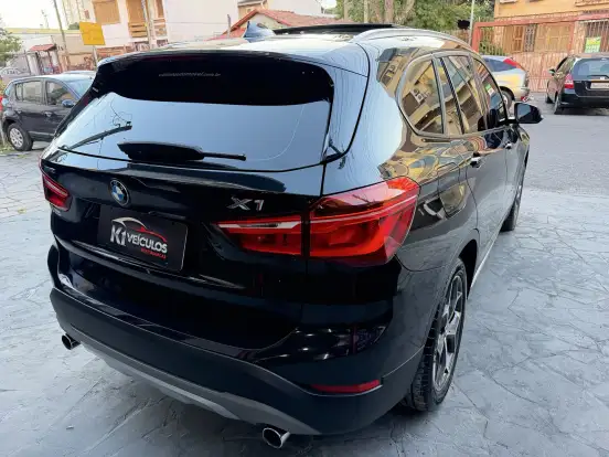 BMW-X1-2.0 16V TURBO ACTIVEFLEX SDRIVE20I X-LINE 4P AUTOMÁTICO BMW-X1-2017