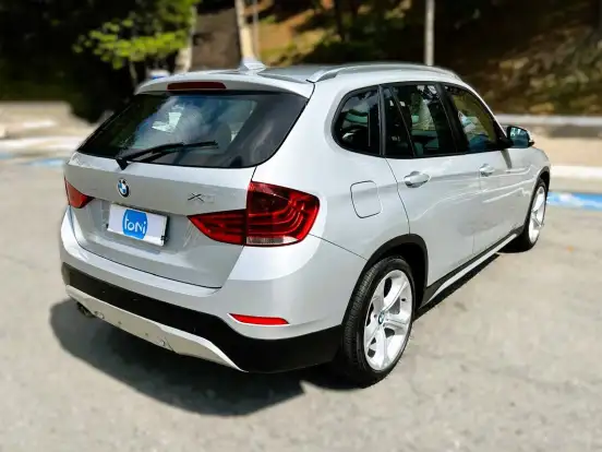 BMW-X1-2.0 18I S-DRIVE 4X2 16V GASOLINA 4P AUTOMÁTICO BMW-X1-2013