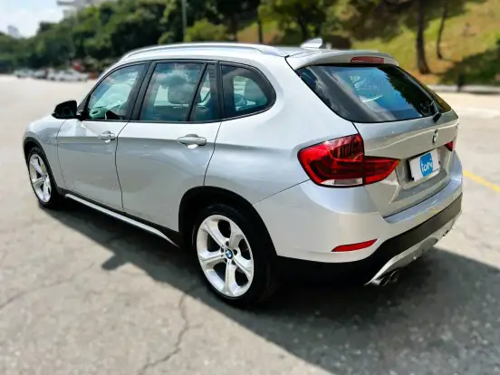 BMW-X1-2.0 18I S-DRIVE 4X2 16V GASOLINA 4P AUTOMÁTICO BMW-X1-2013