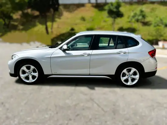 BMW-X1-2.0 18I S-DRIVE 4X2 16V GASOLINA 4P AUTOMÁTICO BMW-X1-2013