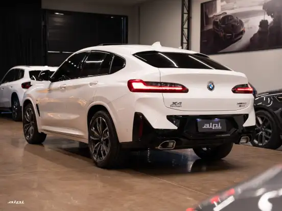 BMW-X4-2023