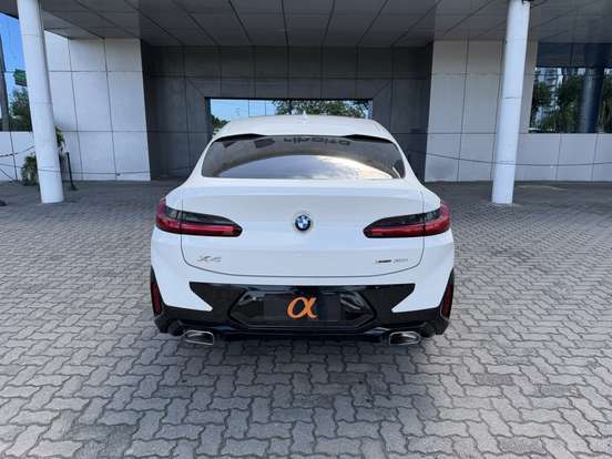 BMW-X4-2022