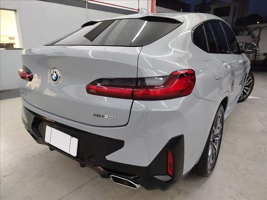 BMW-X4-2023