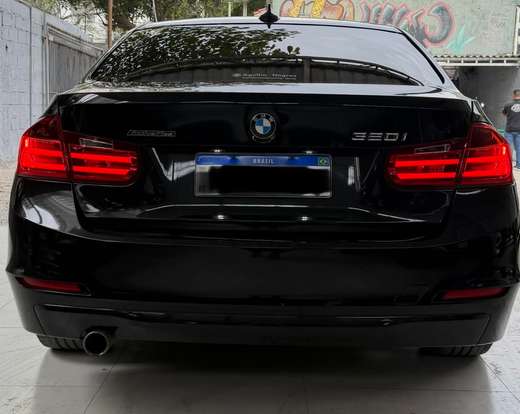 BMW-320i-2013