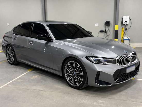 BMW-320i-2023