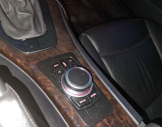 BMW-330i-2006