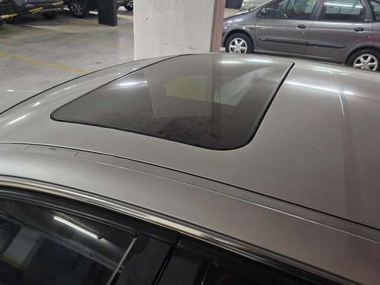 BMW-330i-2006
