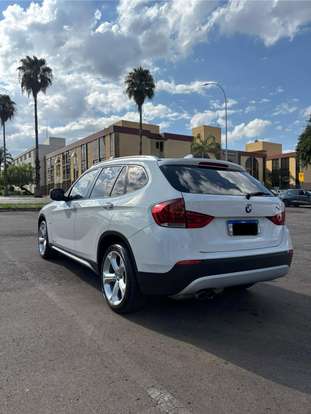 BMW-X1-2012