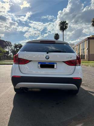 BMW-X1-2012