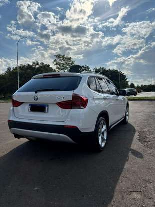 BMW-X1-2012