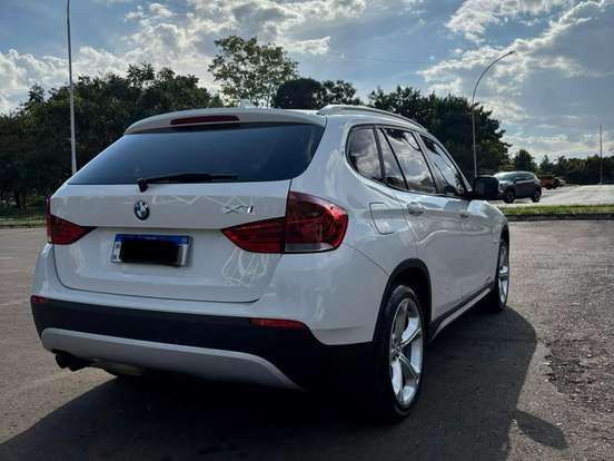 BMW-X1-2.0 16V TURBO GASOLINA SDRIVE20I 4P AUTOMÁTICO BMW-X1-2012