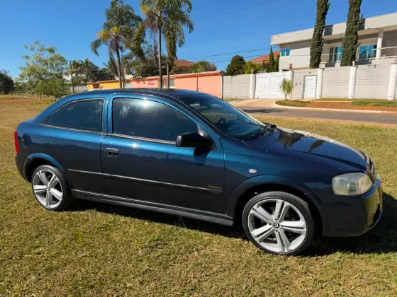 CHEVROLET ASTRA 2.0 MPFI ADVANTAGE 8V FLEX 2P MANUAL CHEVROLET ASTRA 2.0 MPFI ADVANTAGE 8V FLEX 2P MANUAL
