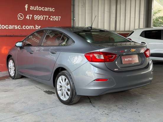 CHEVROLET-CRUZE-2017