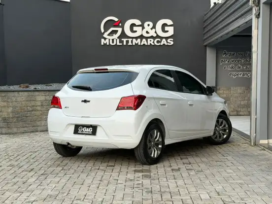 CHEVROLET-ONIX-2021