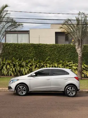 CHEVROLET-ONIX-2014