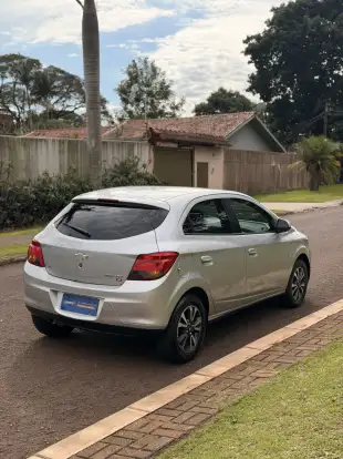 CHEVROLET-ONIX-2014