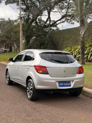 CHEVROLET-ONIX-2014