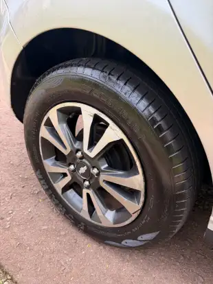 CHEVROLET-ONIX-2014