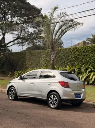 CHEVROLET-ONIX-2014
