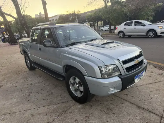 CHEVROLET S10 2.4 MPFI EXECUTIVE 4X2 CD 8V FLEX 4P MANUAL CHEVROLET S10 2.4 MPFI EXECUTIVE 4X2 CD 8V FLEX 4P MANUAL