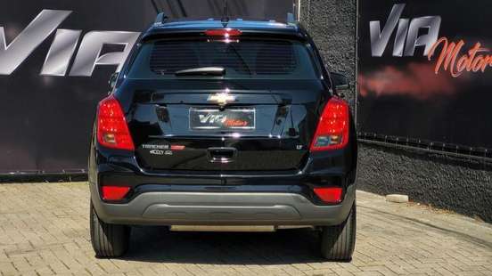 CHEVROLET-TRACKER-2019