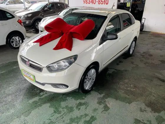 FIAT SIENA 1.6 MPI ESSENCE 16V FLEX 4P AUTOMATIZADO FIAT SIENA 1.6 MPI ESSENCE 16V FLEX 4P AUTOMATIZADO