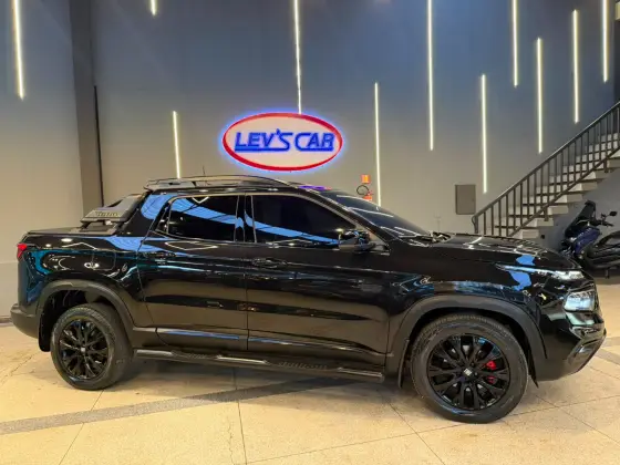 FIAT TORO 2.0 16V TURBO DIESEL RANCH 4WD AT9 FIAT TORO 2.0 16V TURBO DIESEL RANCH 4WD AT9