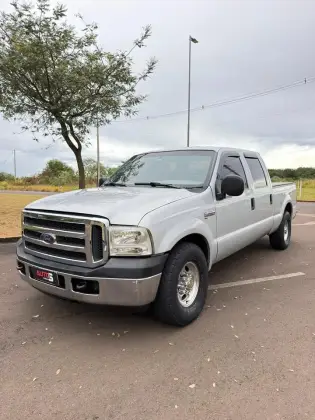FORD F-250 4.2 XLT 4X2 CD TURBO INTERCOOLER DIESEL 4P MANUAL FORD F-250 4.2 XLT 4X2 CD TURBO INTERCOOLER DIESEL 4P MANUAL