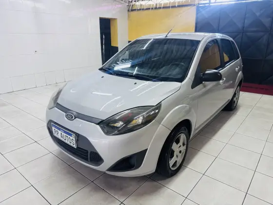 FORD FIESTA 1.0 ROCAM SE 8V FLEX 4P MANUAL FORD FIESTA 1.0 ROCAM SE 8V FLEX 4P MANUAL