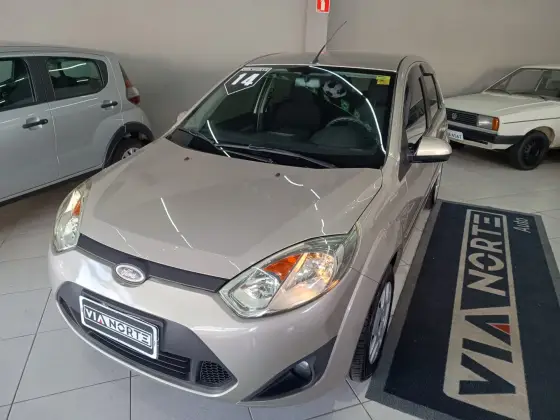 FORD FIESTA 1.6 ROCAM SE 8V FLEX 4P MANUAL FORD FIESTA 1.6 ROCAM SE 8V FLEX 4P MANUAL